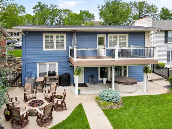 853 S Shore Drive, Lake Waukomis, MO 64151