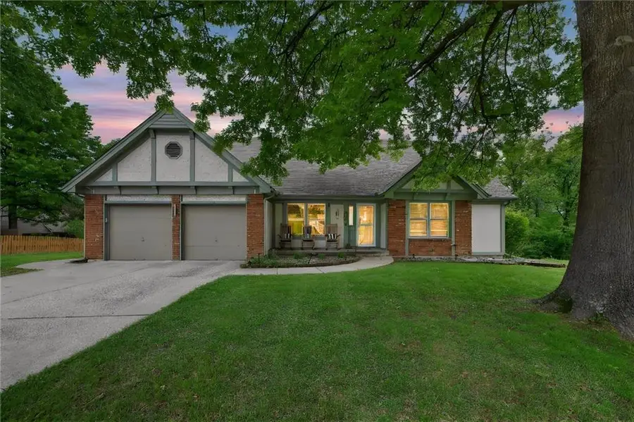 6505 N Wabash Avenue, Gladstone, MO 64118 - #2