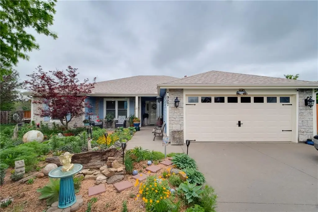 927 Jasara Circle, Baldwin City, KS 66006 - #1