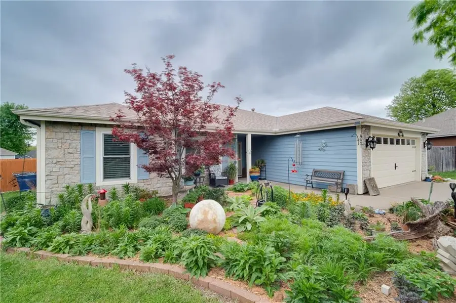 927 Jasara Circle, Baldwin City, KS 66006 - #3
