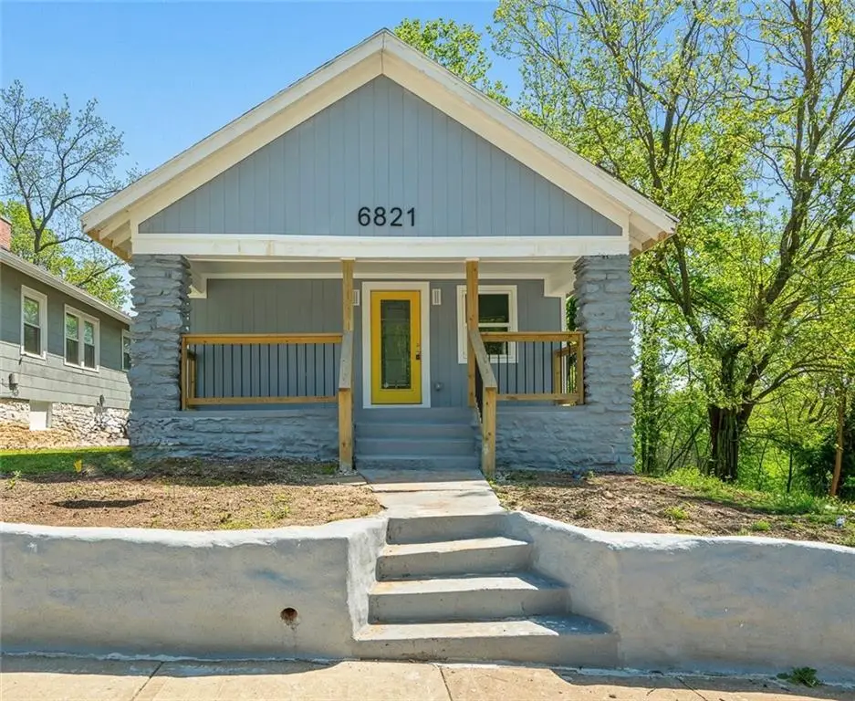 6821 Monroe Avenue, Kansas City, MO 64132 - #1