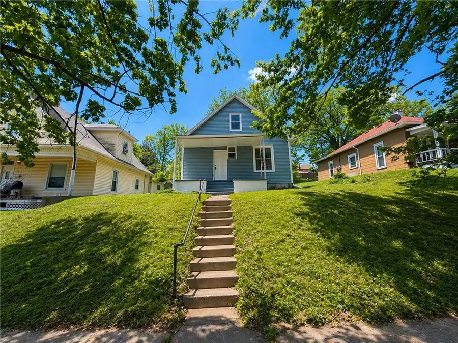 3014 Olive Street, Saint Joseph, MO 64507 - #2