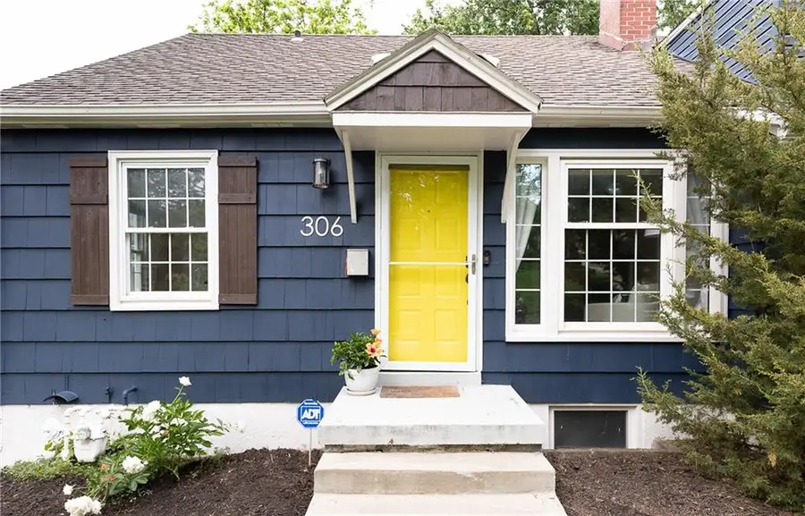 306 E Dartmouth Road, Kansas City, MO 64113 - #2