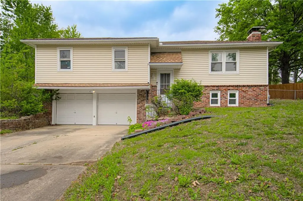 823 Englewood Street, Lansing, KS 66043 - #1