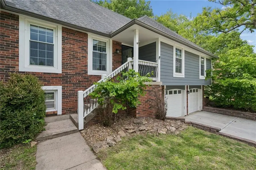 6104 Albervan Street, Shawnee, KS 66216 - #2