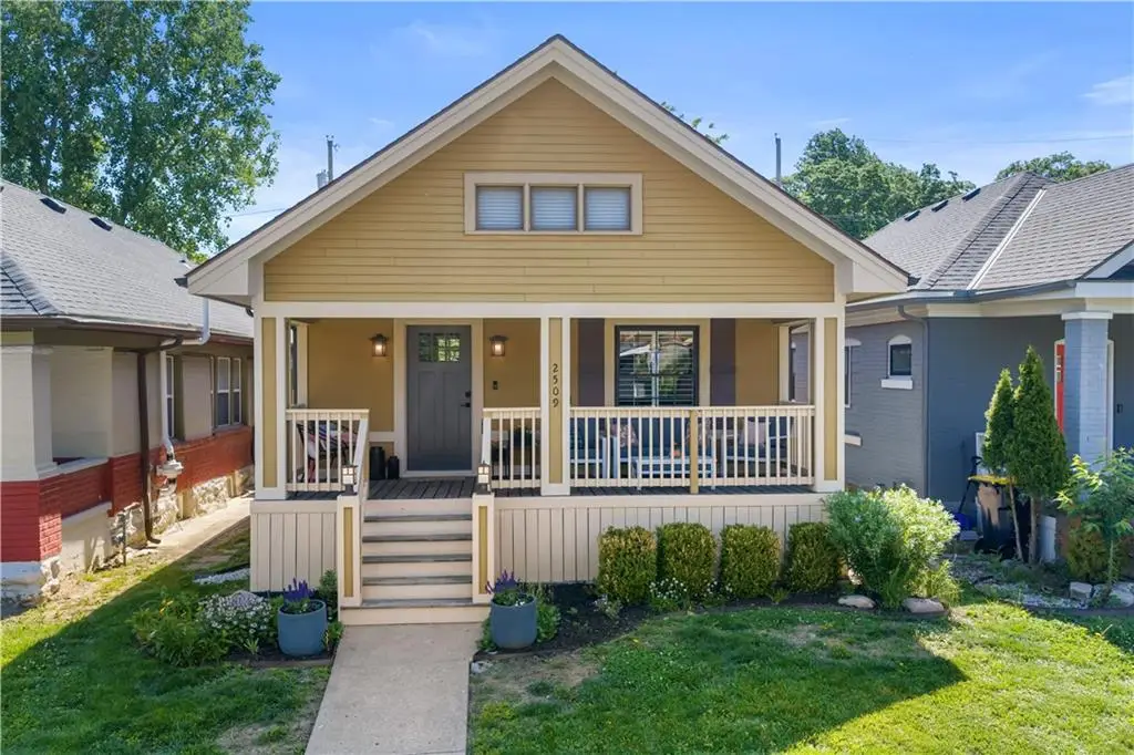 2509 Tracy Avenue, Kansas City, MO 64108 - #1