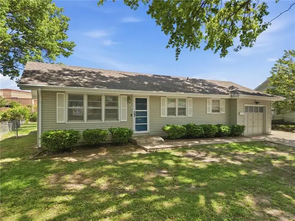 504 N Curtis Street, Olathe, KS 66061