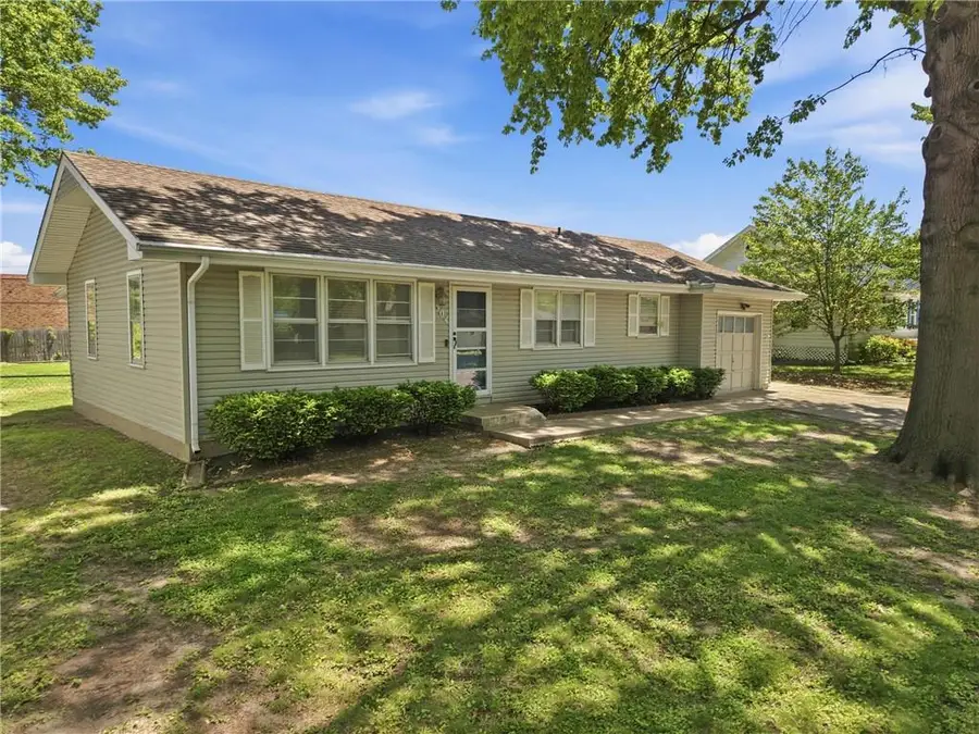 504 N Curtis Street, Olathe, KS 66061 - #3