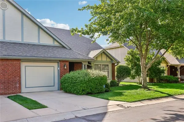 731 N Somerset Terrace, Olathe, KS 66062