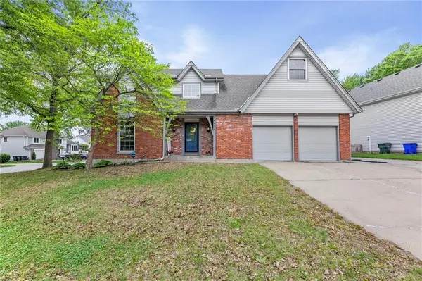 14421 S Cottonwood Drive, Olathe, KS 66062