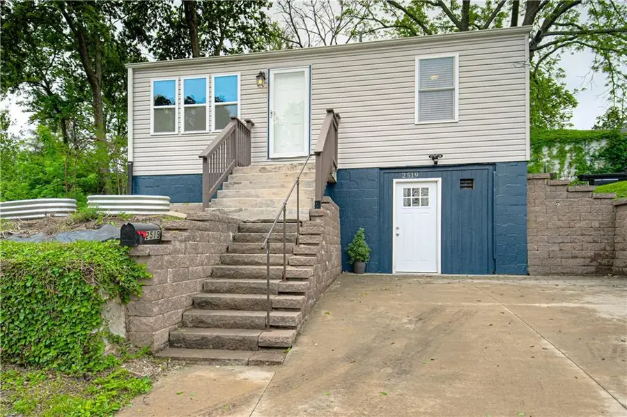 2519 W 40th Avenue, Kansas City, KS 66103 - #2