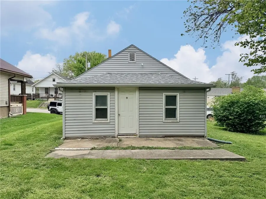 1424 Cedar Street, Trenton, MO 64683 - #2