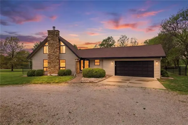 24324 Old Kc Road, Paola, KS 66071