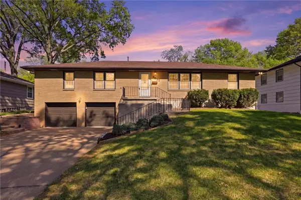 5037 N Michigan Avenue, Kansas City, MO 64118