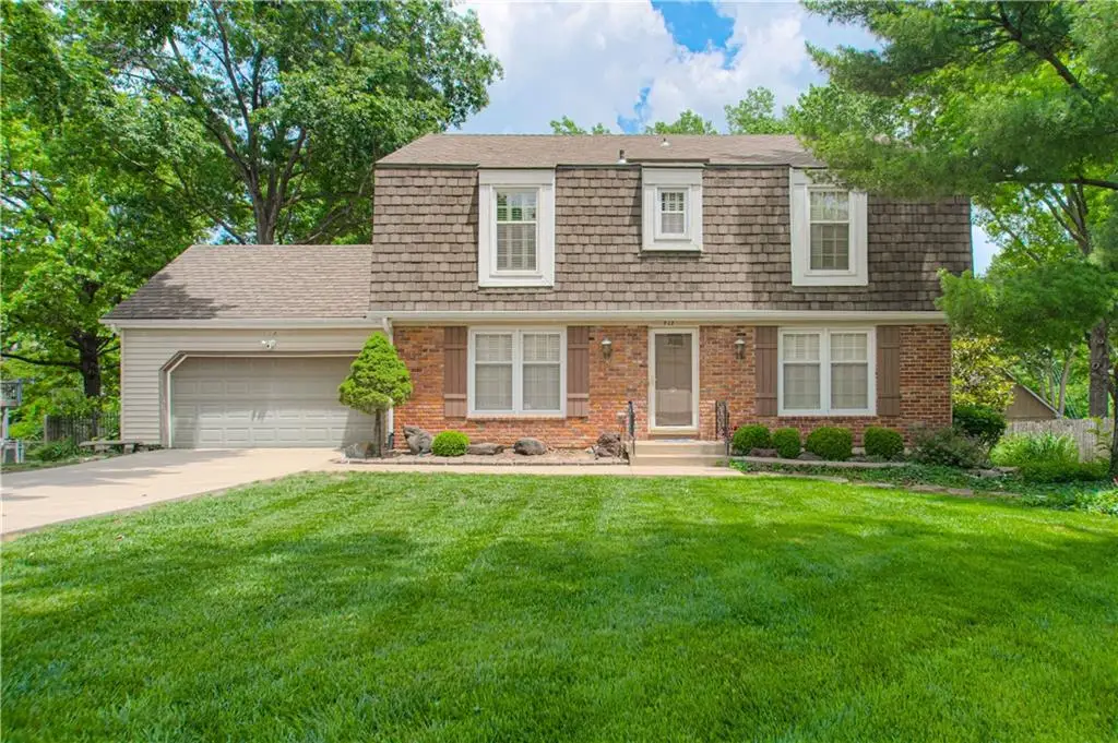712 W 121st Street, Kansas City, MO 64145 - #1