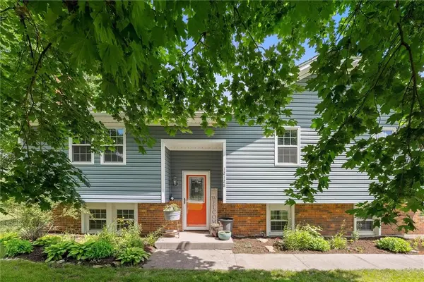 12128 Hollingsworth Road, Kansas City, KS 66109
