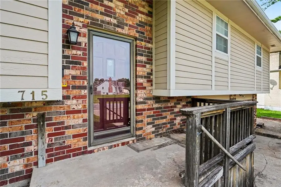 715 S Sheridan Road, Olathe, KS 66061 - #3