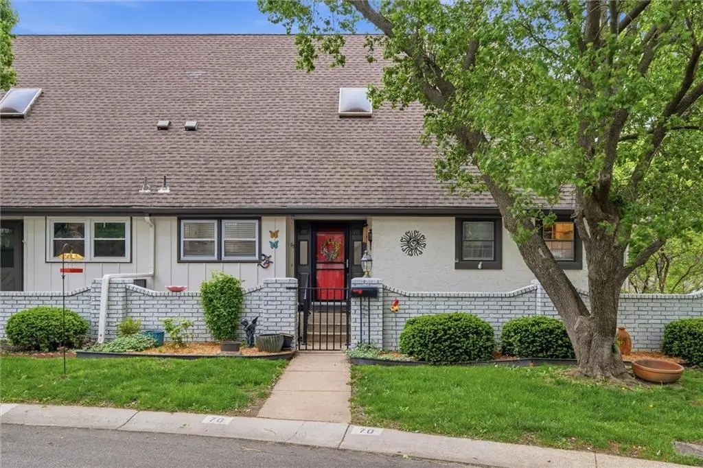 70 Woodbridge Lane, Kansas City, MO 64145 - #1