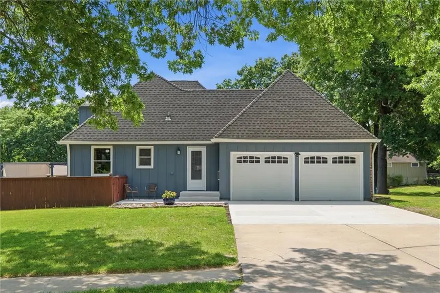 563 E 129th Terrace, Kansas City, MO 64145 - #3