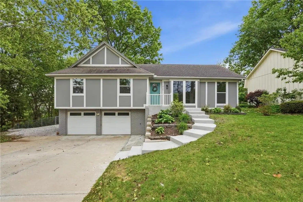 11921 W 99th Street, Lenexa, KS 66215 - #1