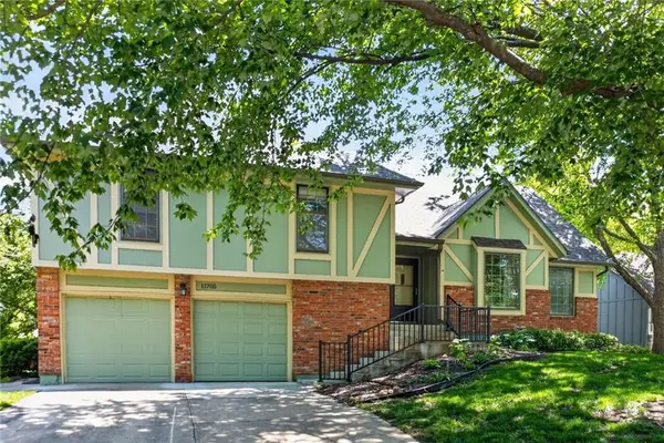 11705 Grant Street, Overland Park, KS 66210