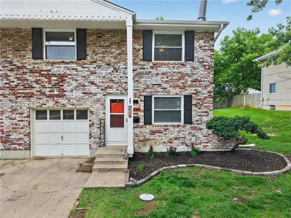 7189 NW Chapel Woods Lane, Kansas City, MO 64152