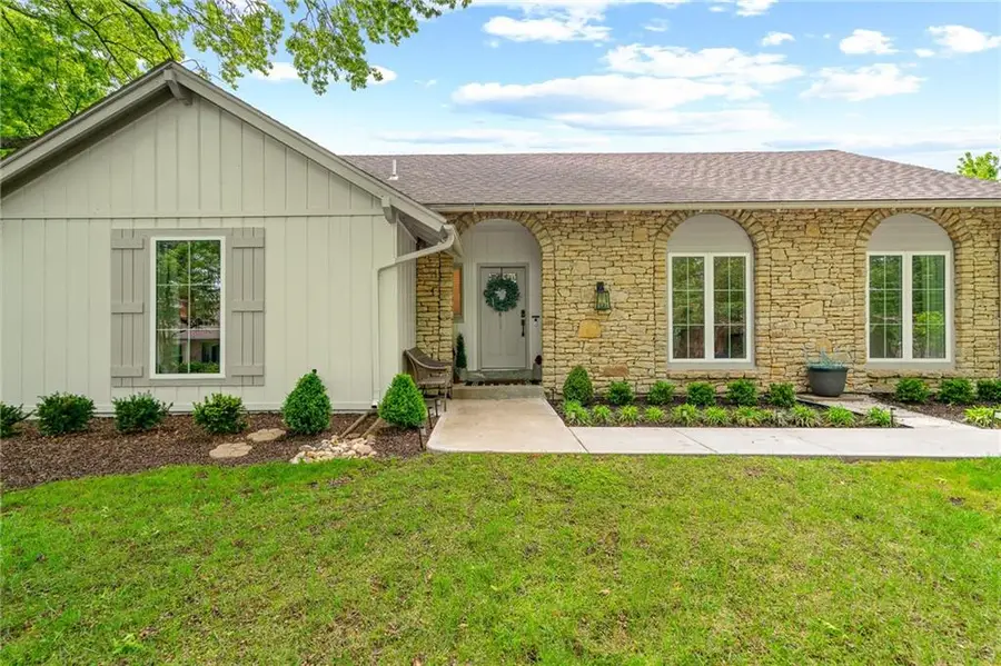 7205 W 101st Street, Overland Park, KS 66212 - #3