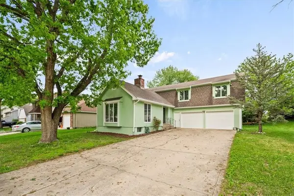 14609 Laquinta Drive, Grandview, MO 64030