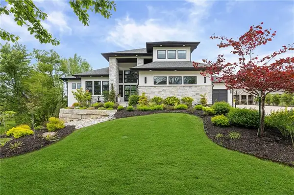 10114 W 152nd Terrace, Overland Park, KS 66221