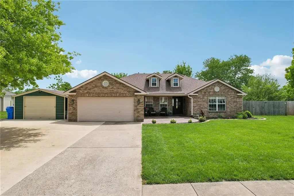 850 Myers Drive, Tonganoxie, KS 66086 - #1