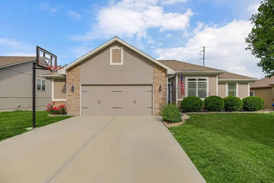 3211 N 123rd Terrace, Kansas City, KS 66109 - #2