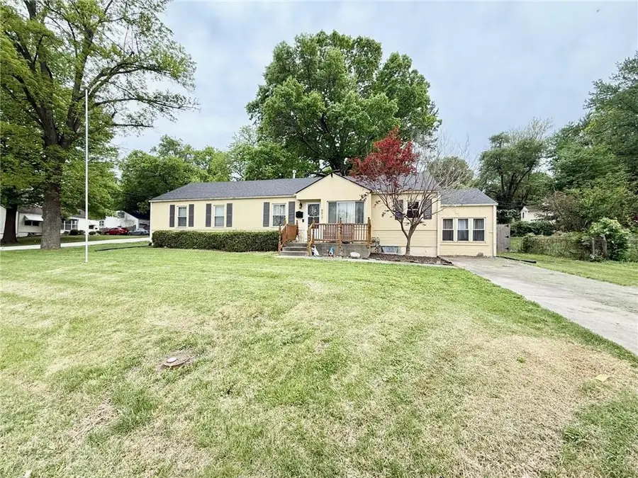 9817 E 67th Terrace, Raytown, MO 64133 - #2