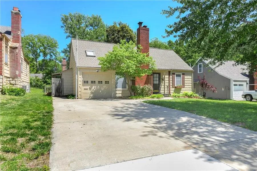5327 Outlook Street, Mission, KS 66202 - #3