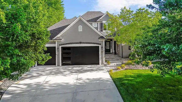 9005 W 161 Street, Overland Park, KS 66085