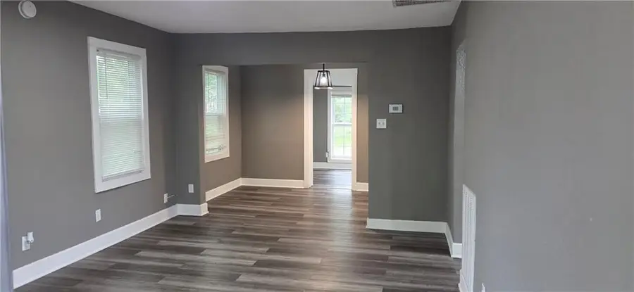2810 Elmwood Avenue, Kansas City, MO 64128 - #3