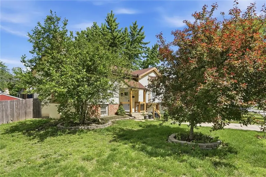 10412 Sycamore Avenue, Kansas City, MO 64134 - #3