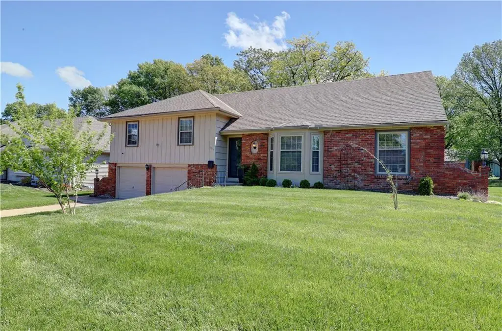 10813 Beacon Avenue, Kansas City, MO 64134 - #1