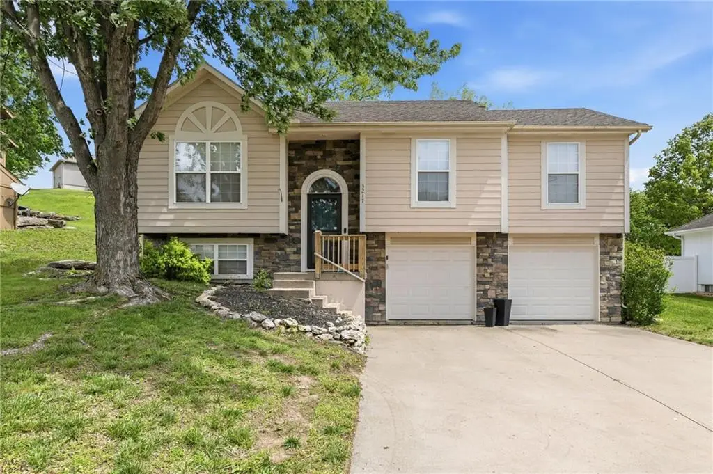 3217 S Elizabeth Avenue S, Independence, MO 64057 - #1