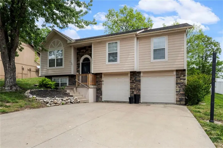 3217 S Elizabeth Avenue S, Independence, MO 64057 - #2