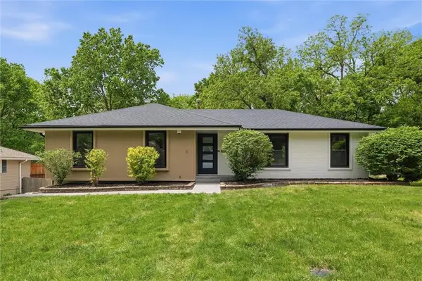 6832 NW Pleasant View Drive, Parkville, MO 64152