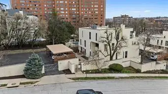 4557 Walnut Street, Kansas City, MO 64111 - #1