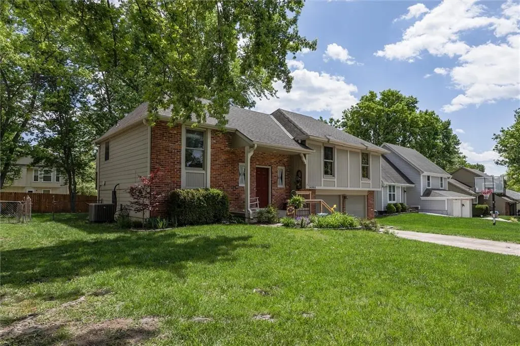 14005 S Cottonwood Drive, Olathe, KS 66062 - #1