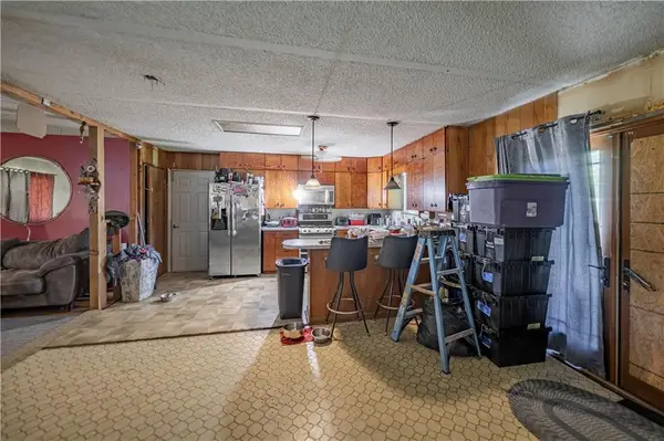 3842 Howard Drive, Topeka, KS 66605