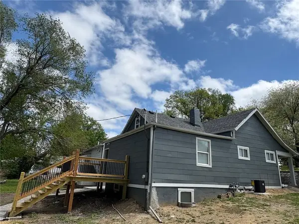 1317 Highly Street, St Joseph, MO 64501