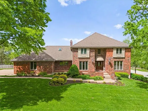 3600 W 119th Terrace, Leawood, KS 66209