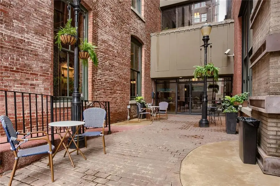 308 W 8th Street #302, Kansas City, MO 64105 - #2