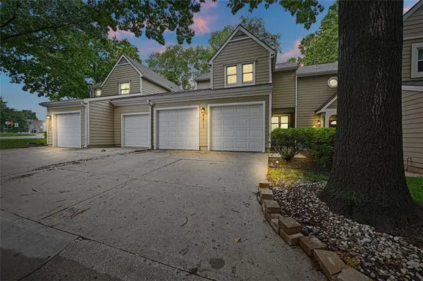 9411 W 119th Terrace, Overland Park, KS 66213