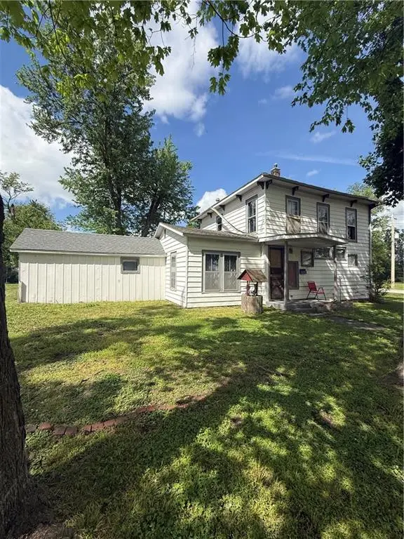 230 E Prairie Avenue, Girard, KS 66743