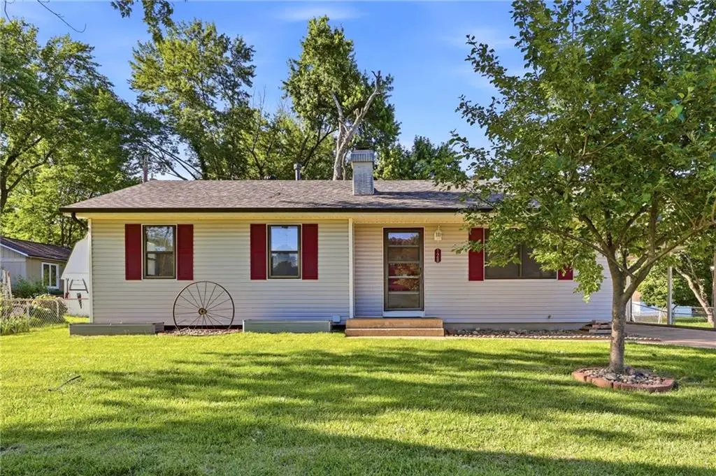 128 SW 18th Street, Oak Grove, MO 64075 - #1