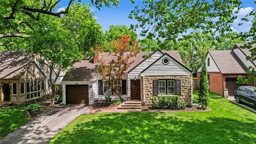 5441 Aberdeen Road, Fairway, KS 66205 - #3
